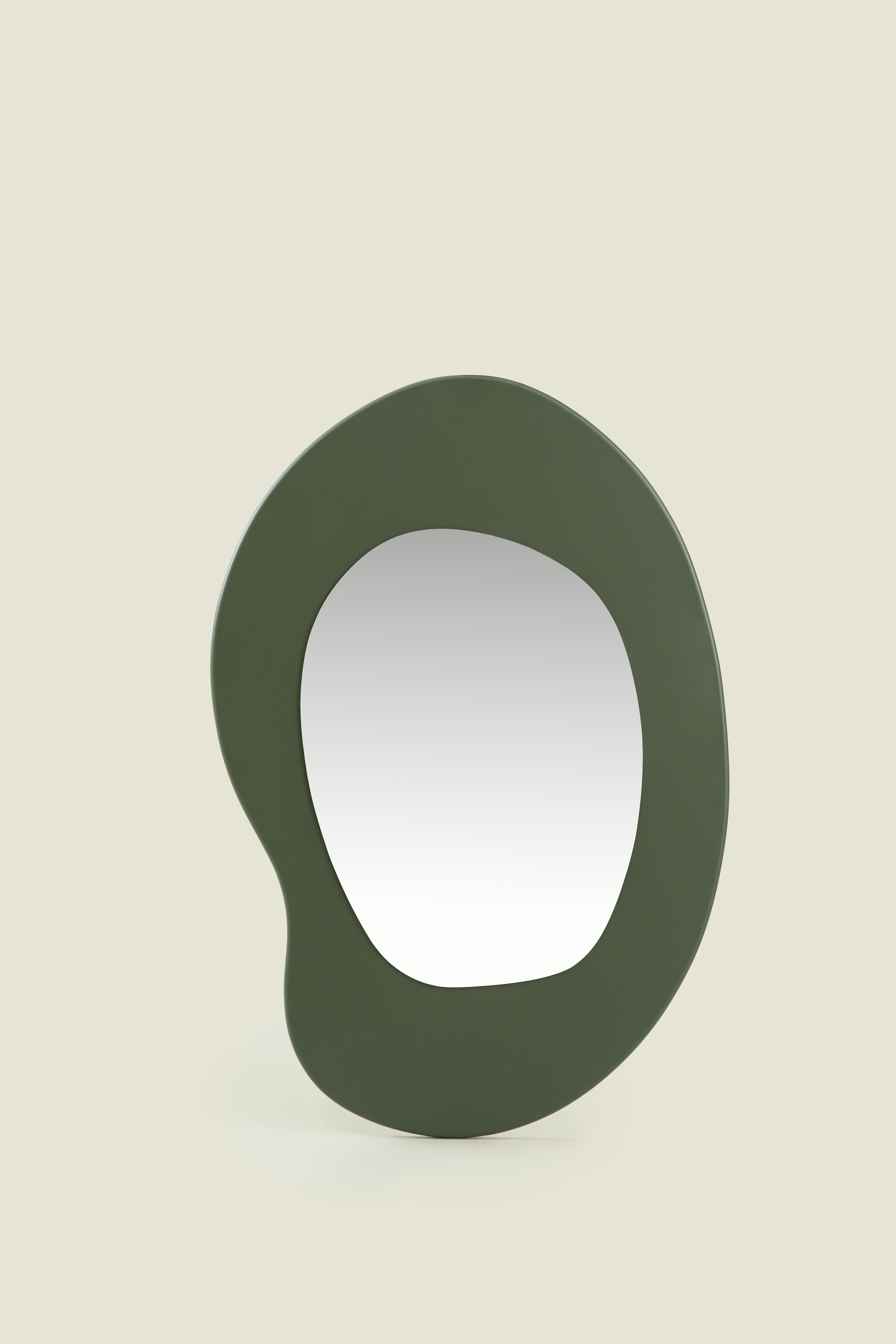 BEANS Mirror – Organic Form, Artistic Reflection